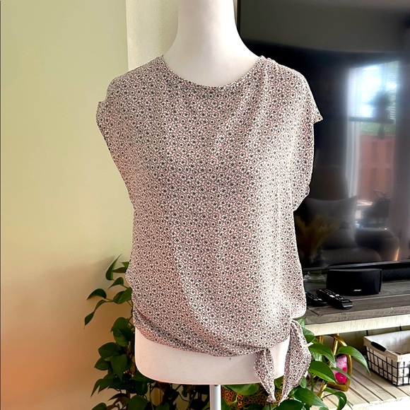 LOFT Tops - LOFT Women's Floral Blouse - Pink and White